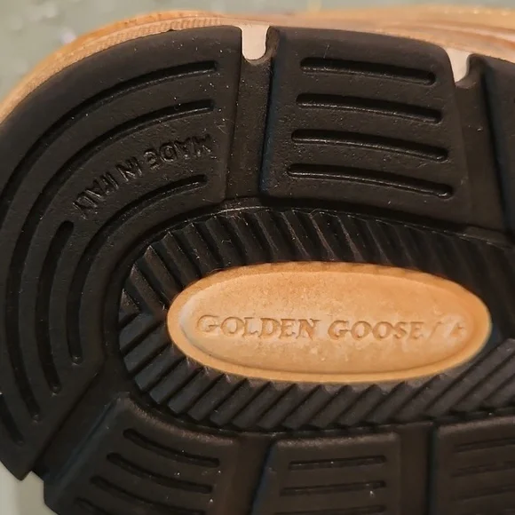 Golden Goose DAD_STAR Authentic Sneakers with Gold & Red Accents - Picture 5 of 9